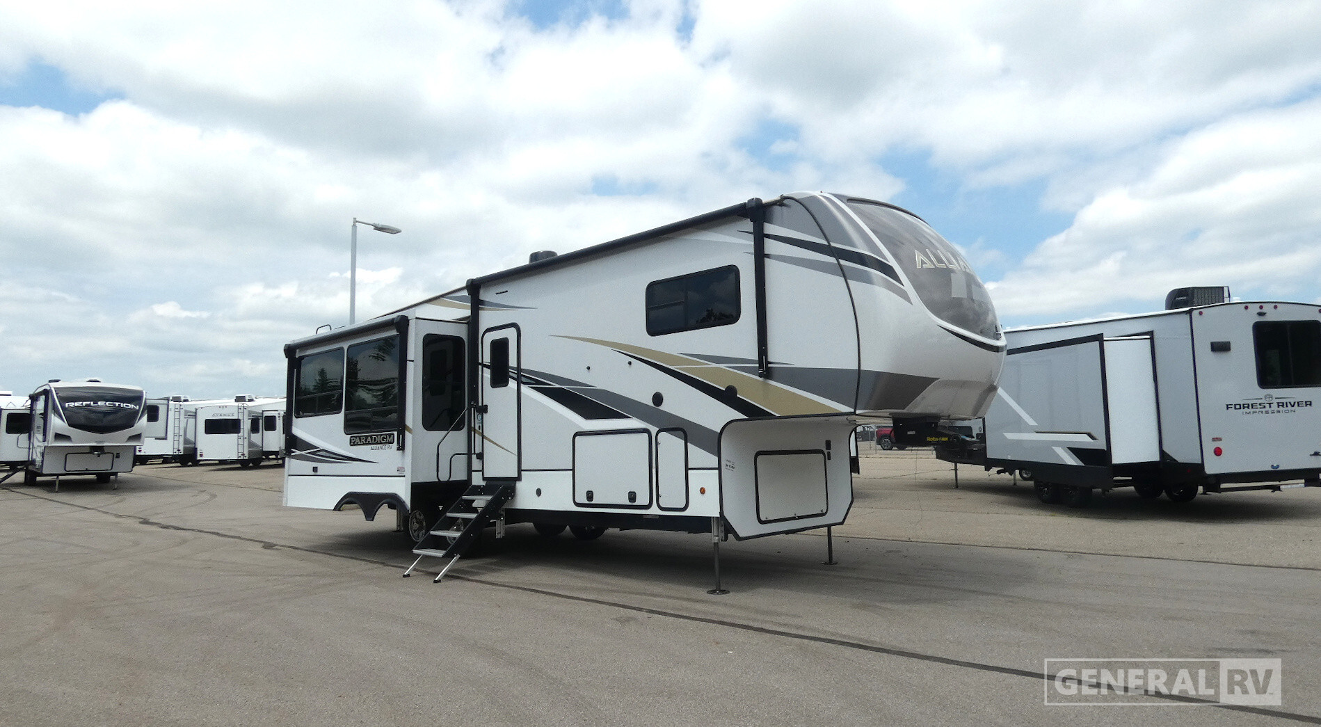 2021 Alliance Rv PARADIGM 310RL in wayland MI