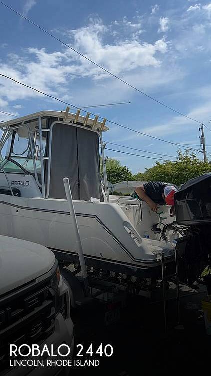 1999 Robalo 2440 in lincoln RI