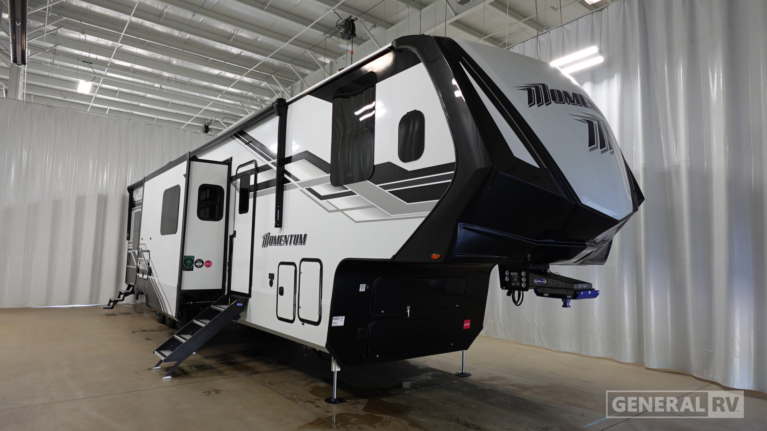 2026 Grand Design MOMENTUM 392M 394M in winter garden FL