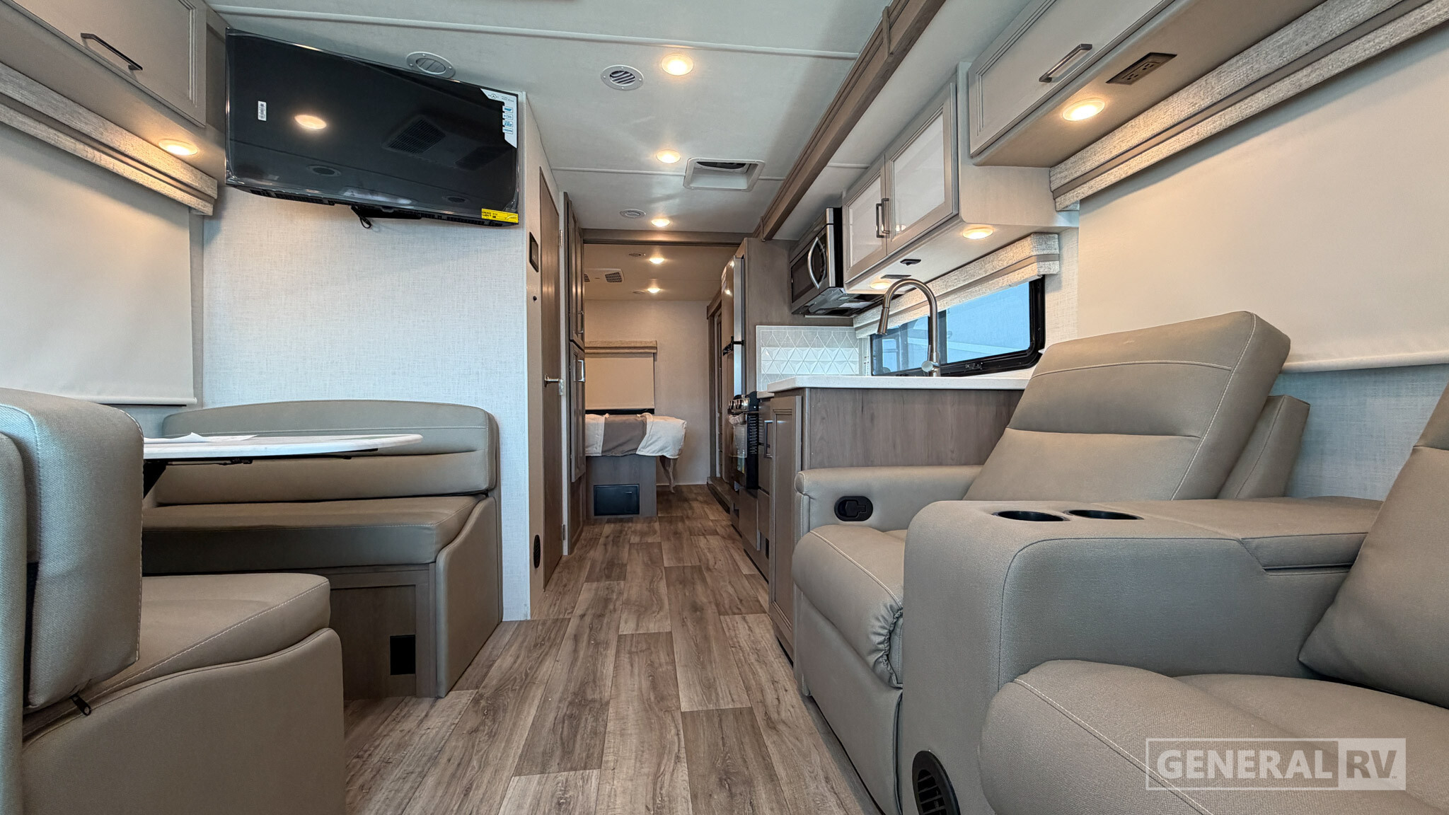 2027 Thor Motor Coach HURRICANE 29L in huntley IL