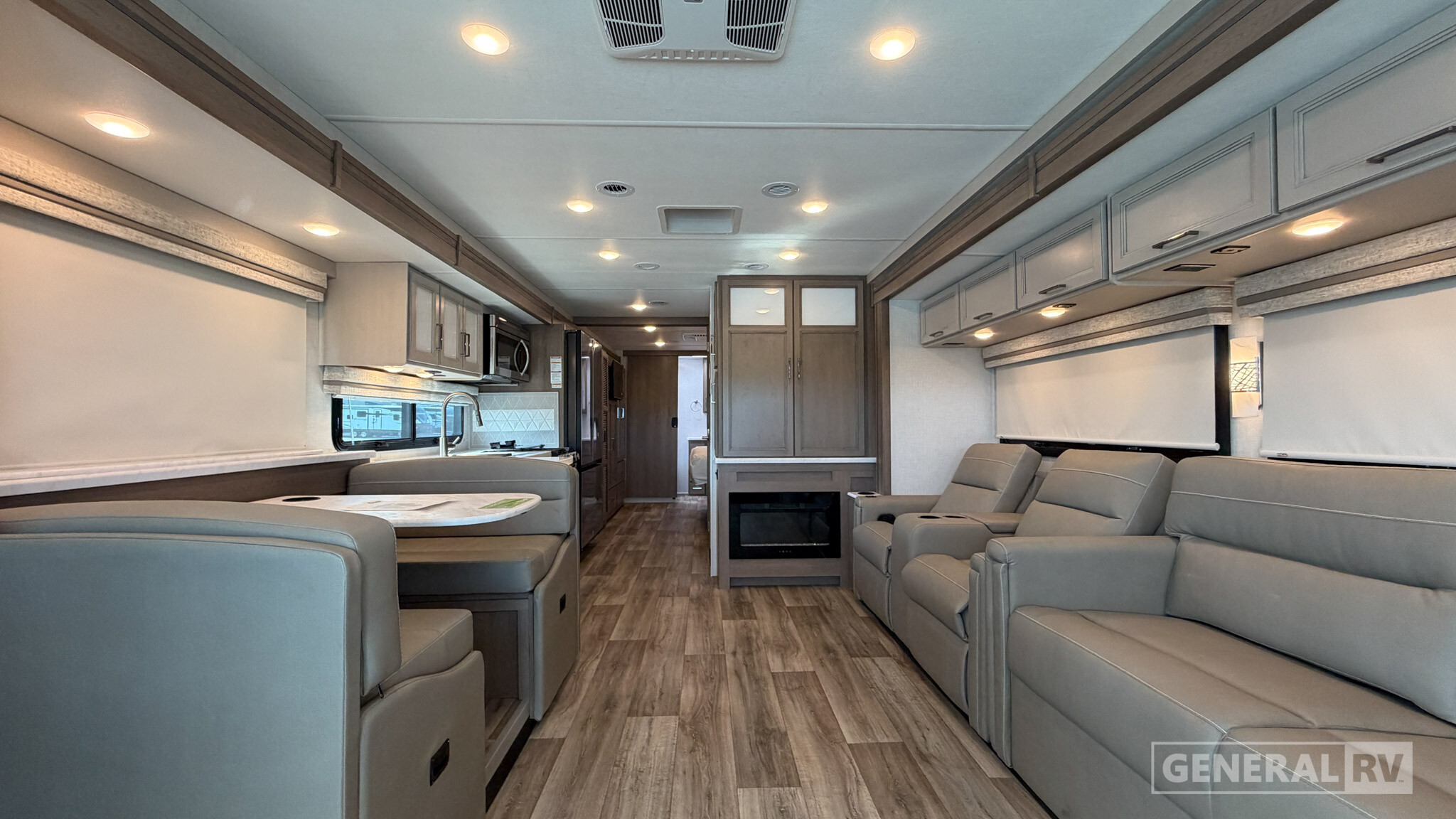 2027 Thor Motor Coach HURRICANE 36H in huntley IL