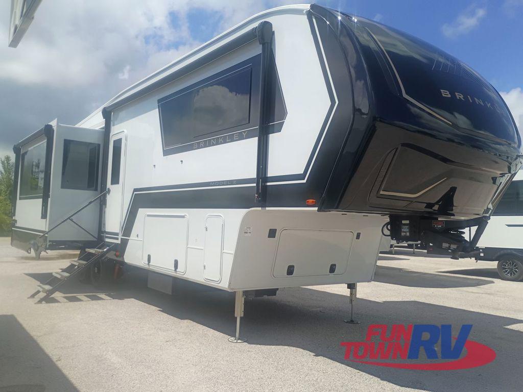2027 Brinkley Model Z 3200 in denton TX