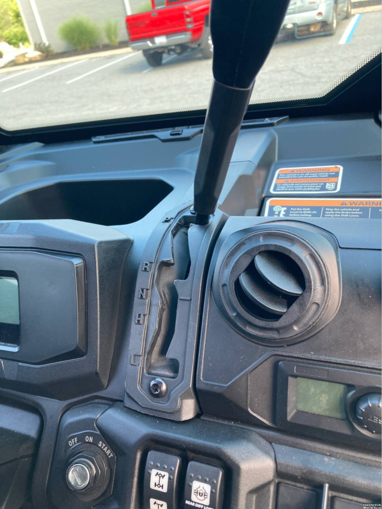 A photo of this 2026 Can-Am Defender MAX DPS CAB HD10