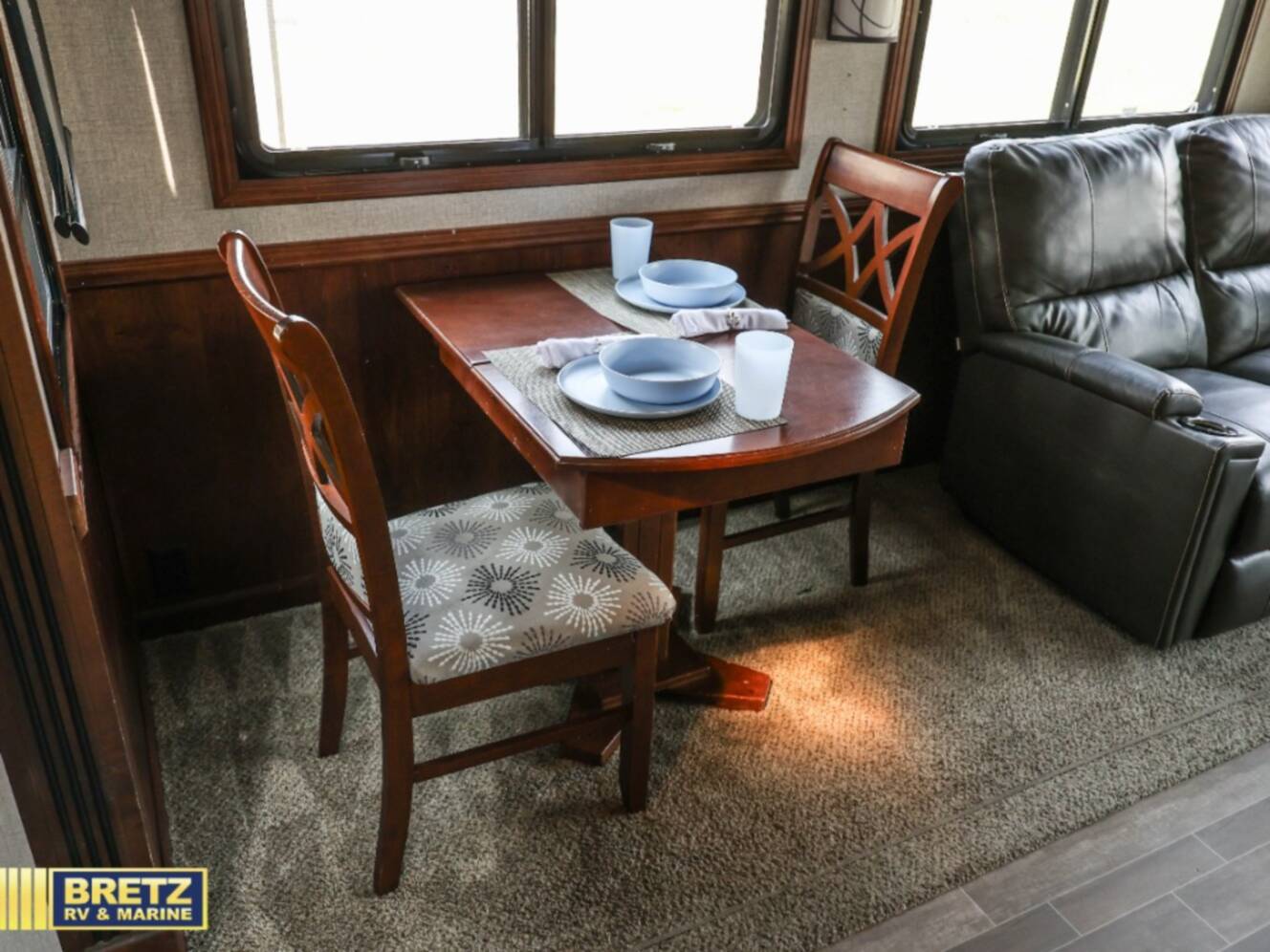 A photo of this 2019 Jayco Pinnacle 36SSWS