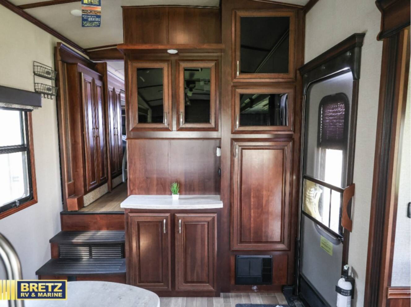 A photo of this 2019 Jayco Pinnacle 36SSWS