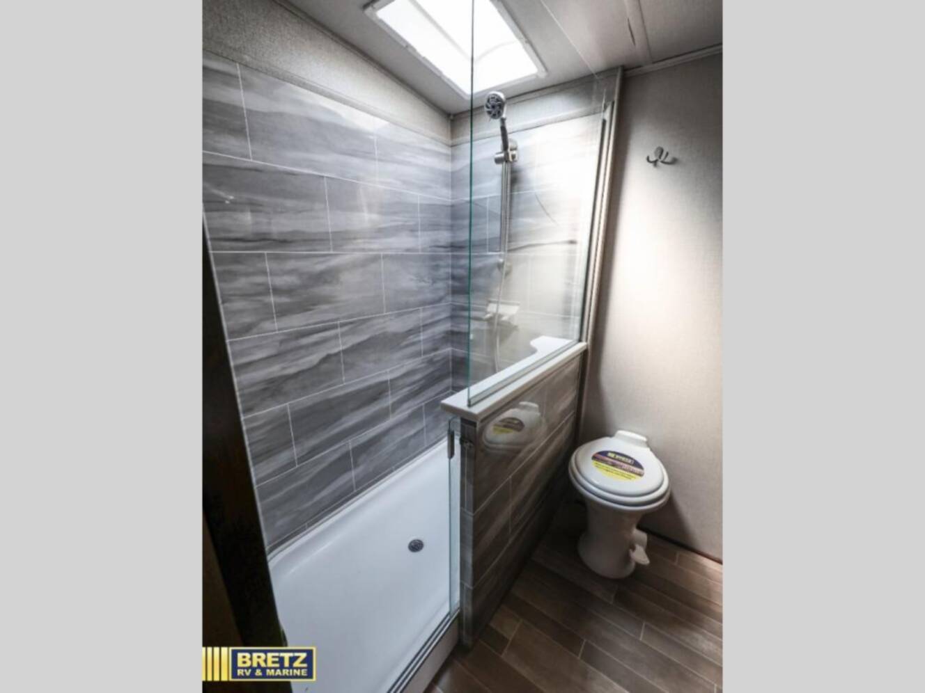 A photo of this 2019 Jayco Pinnacle 36SSWS