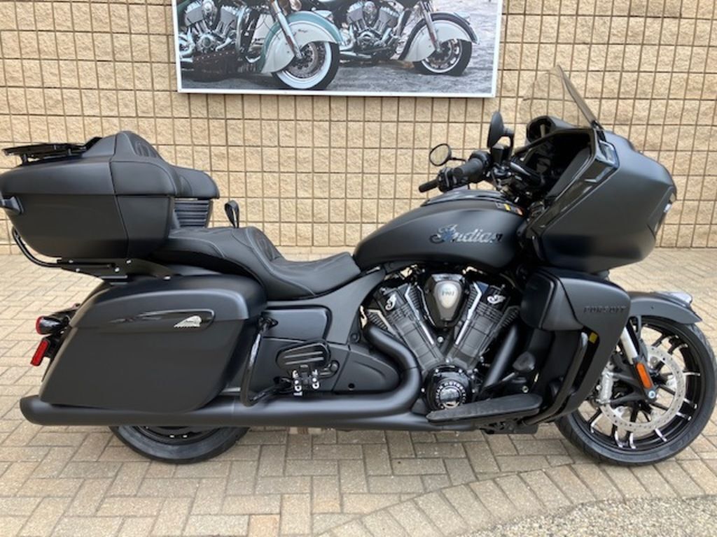 2026 Indian Motorcycle® Pursuit® Dark Horse® Black Smoke DARK HORSE in Clinton Twp, MI