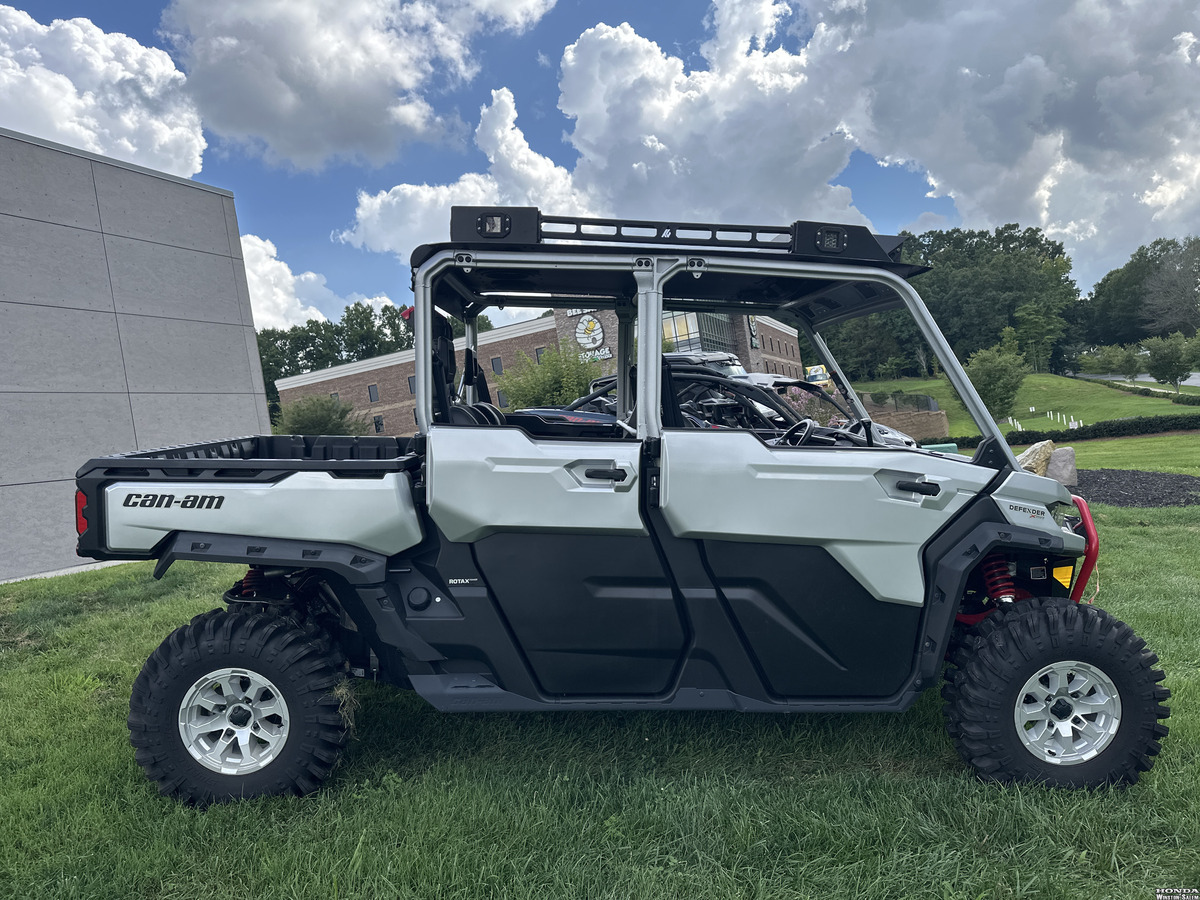 2024 Can-Am Defender MAX X mr with Half-Doors HD10 in winston-salem NC
