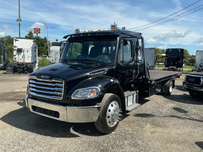 2025 Freightliner M2 106