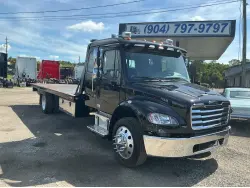 2025 Freightliner M2 106