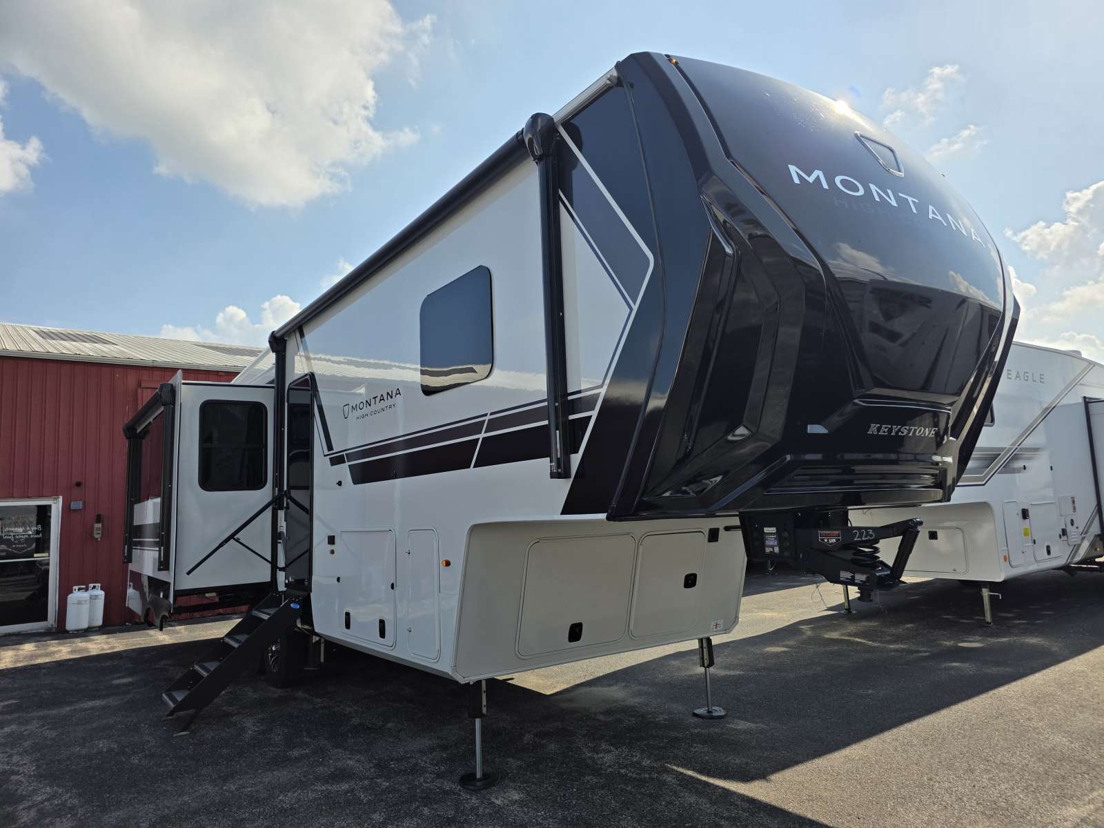 2027 Keystone Montana High Country 290RL in maroa IL
