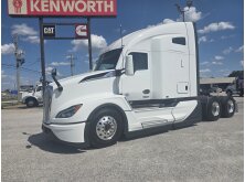 3 of the Best Sleeper Cab Trucks image