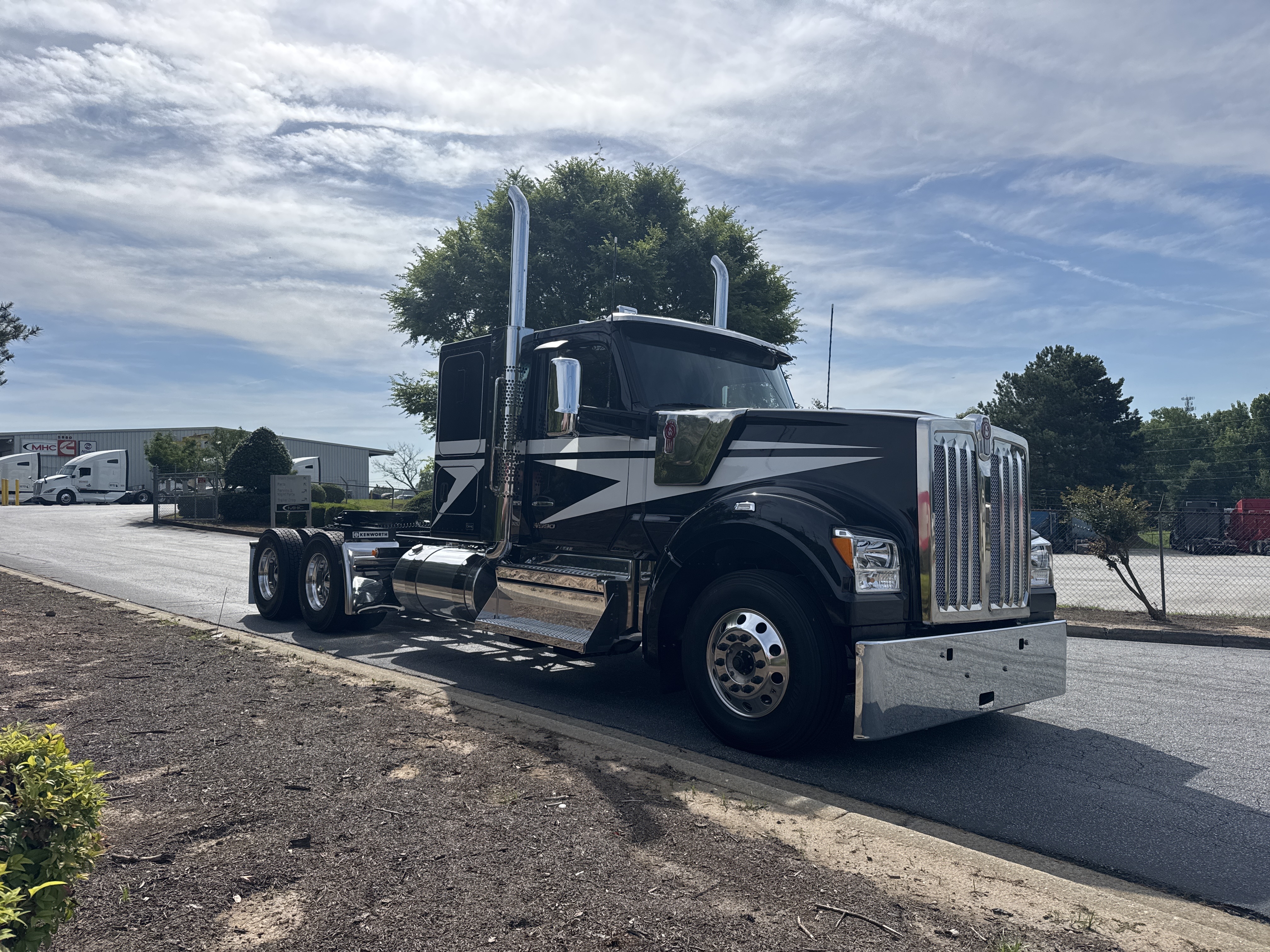 2027 KENWORTH W990 in Mableton, GA
