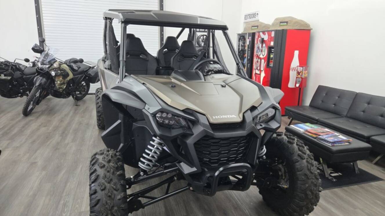 A photo of this 2026 Honda® Talon 1000R-4 FOX Live Valve