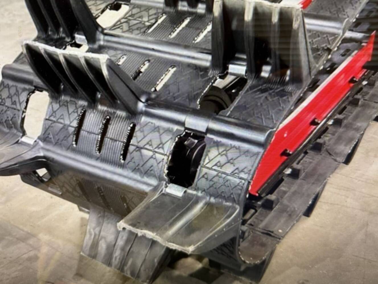 A photo of this 2026 Lynx® Shredder RE 850 E-TEC Turbo R 3900 Pow_3.0_10.25in_Red