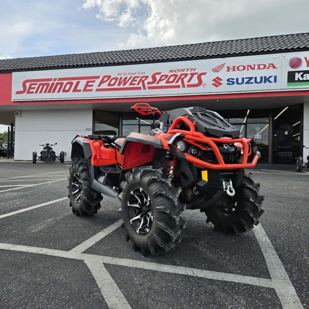 2018 Can-Am Outlander X® mr 1000R Black & Can-Am Red in eustis FL