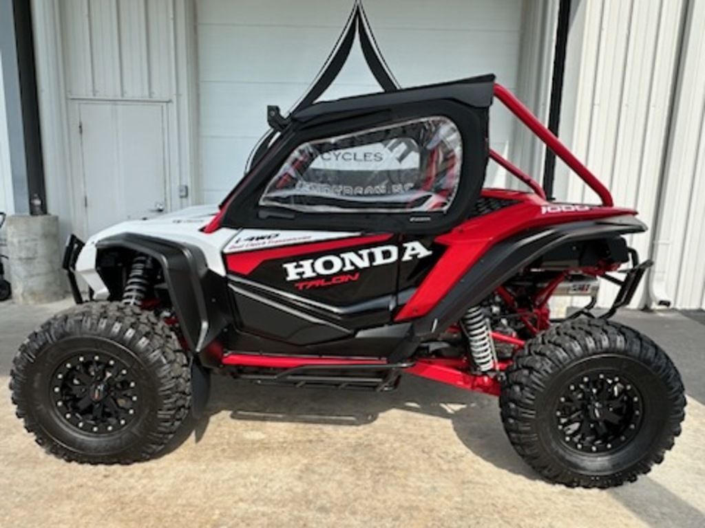 2023 Honda® Talon 1000R FOX Live Valve in henderson NC