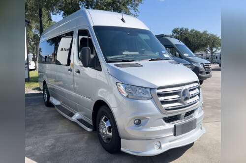 2020 Midwest Automotive Designs LUXE CRUISER D6 3500 in sanford FL