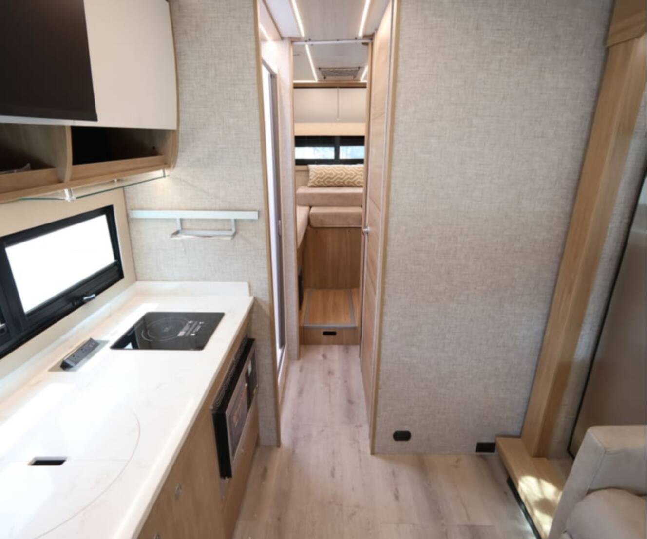 A photo of this 2027 Tiffin WAYFARER 25XLW