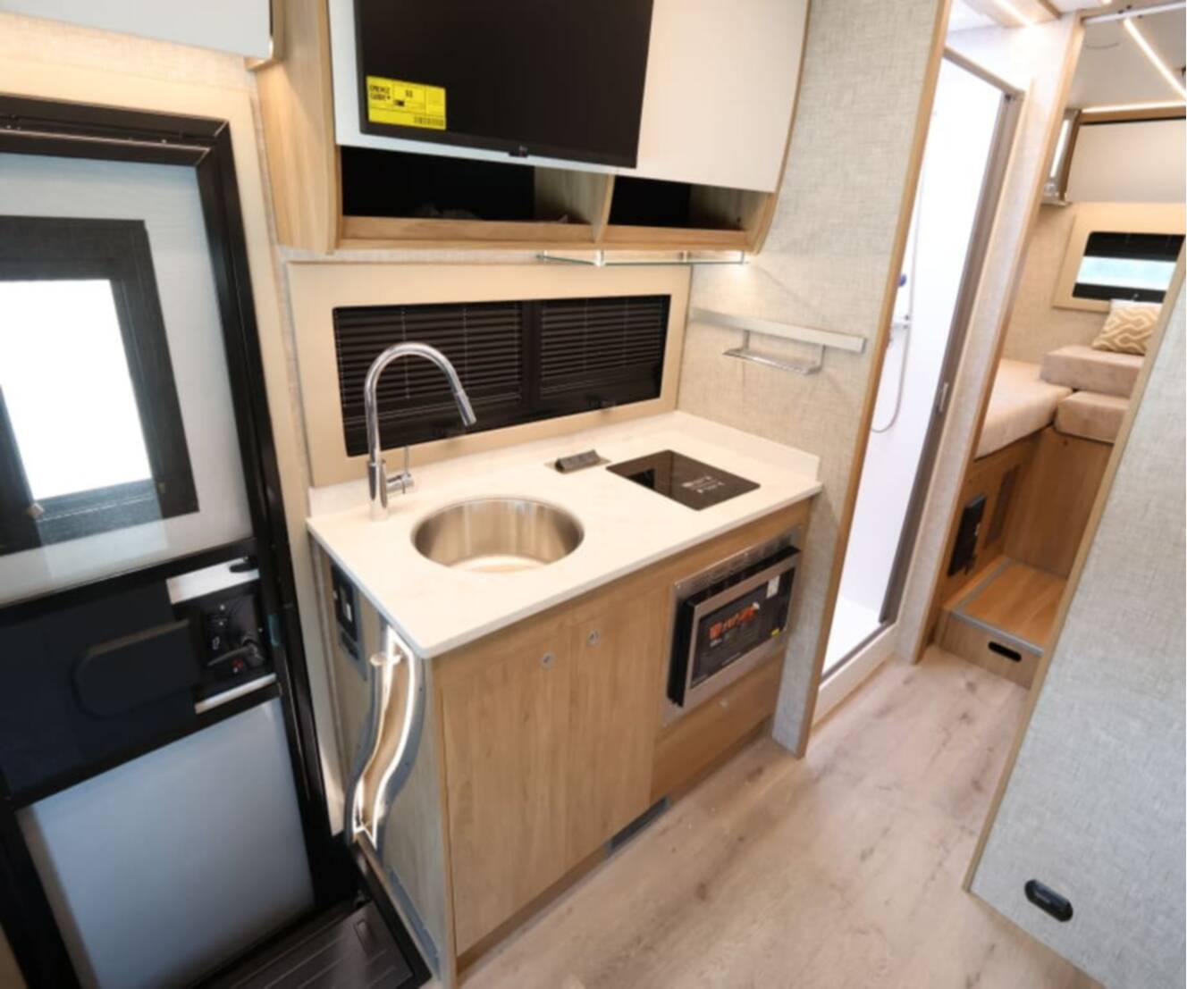 A photo of this 2027 Tiffin WAYFARER 25XLW