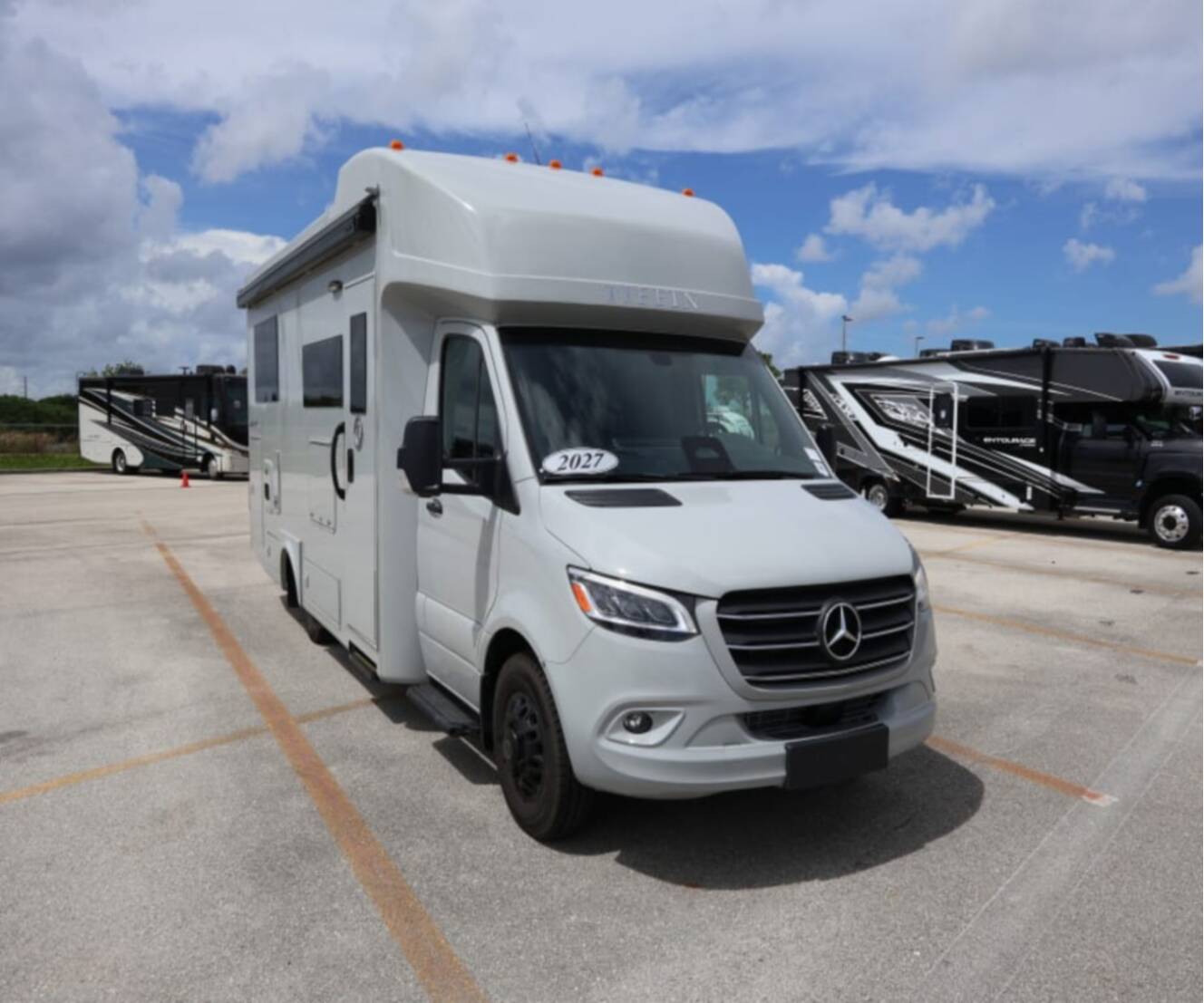 A photo of this 2027 Tiffin WAYFARER 25XLW