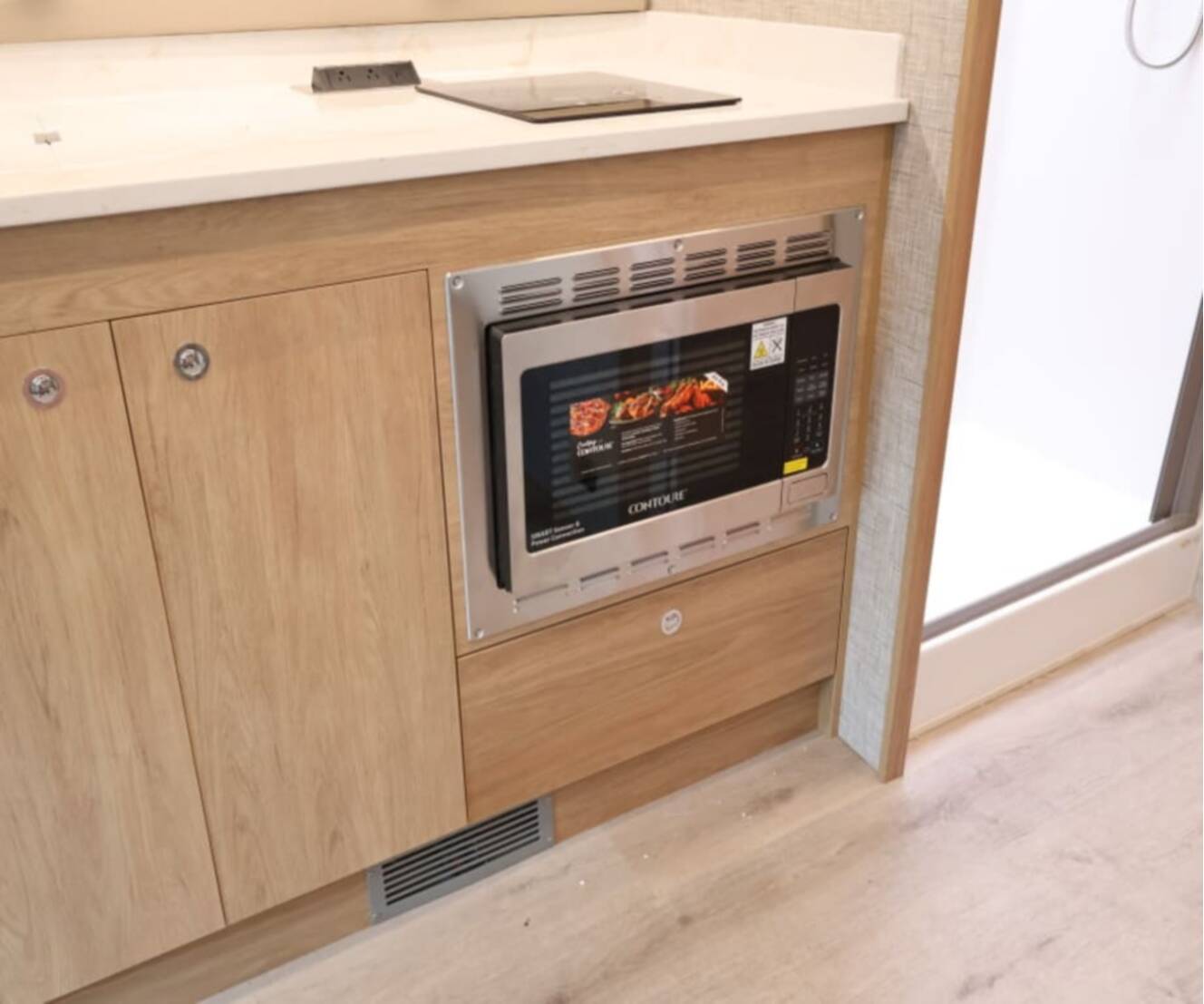 A photo of this 2027 Tiffin WAYFARER 25XLW