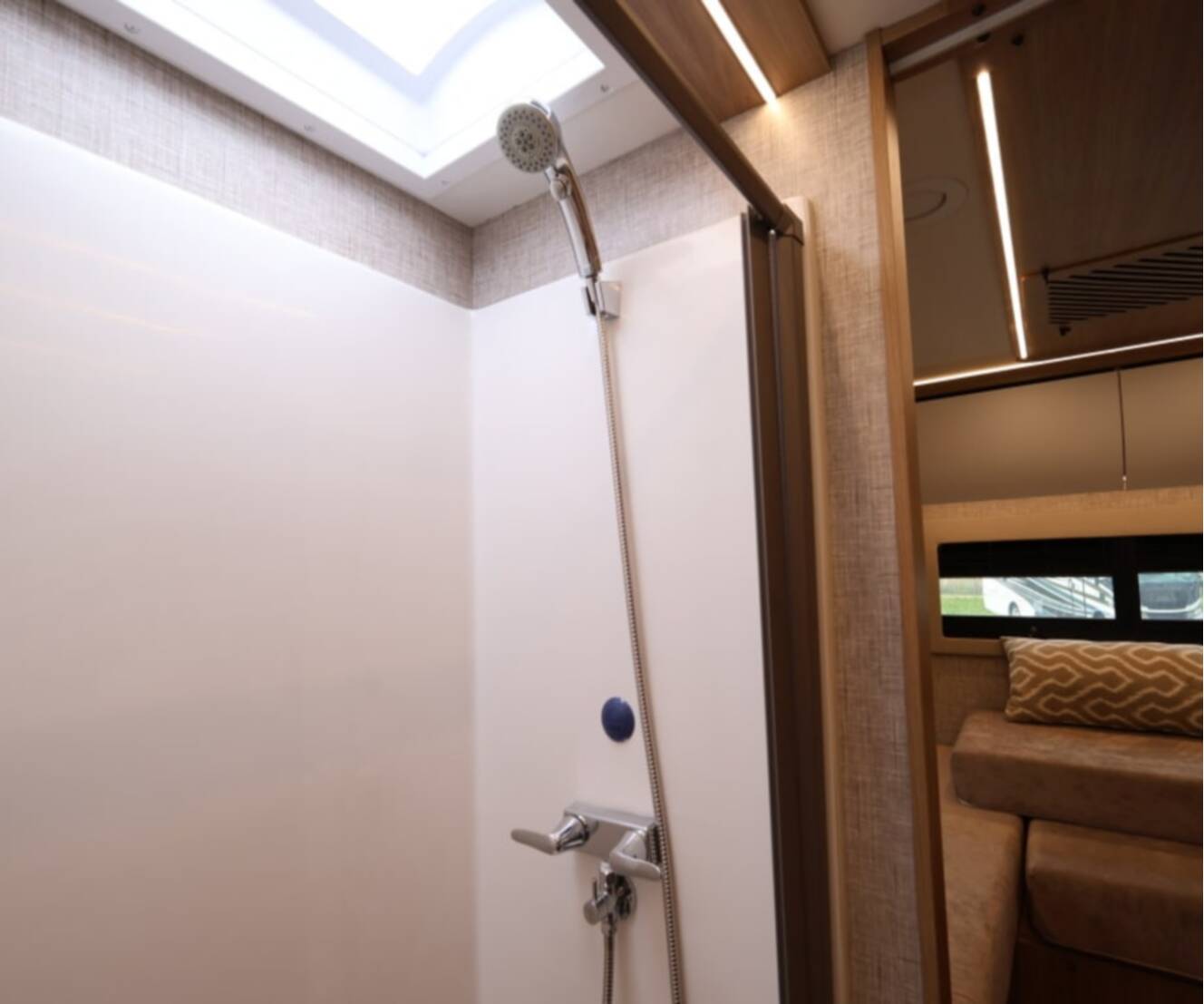 A photo of this 2027 Tiffin WAYFARER 25XLW