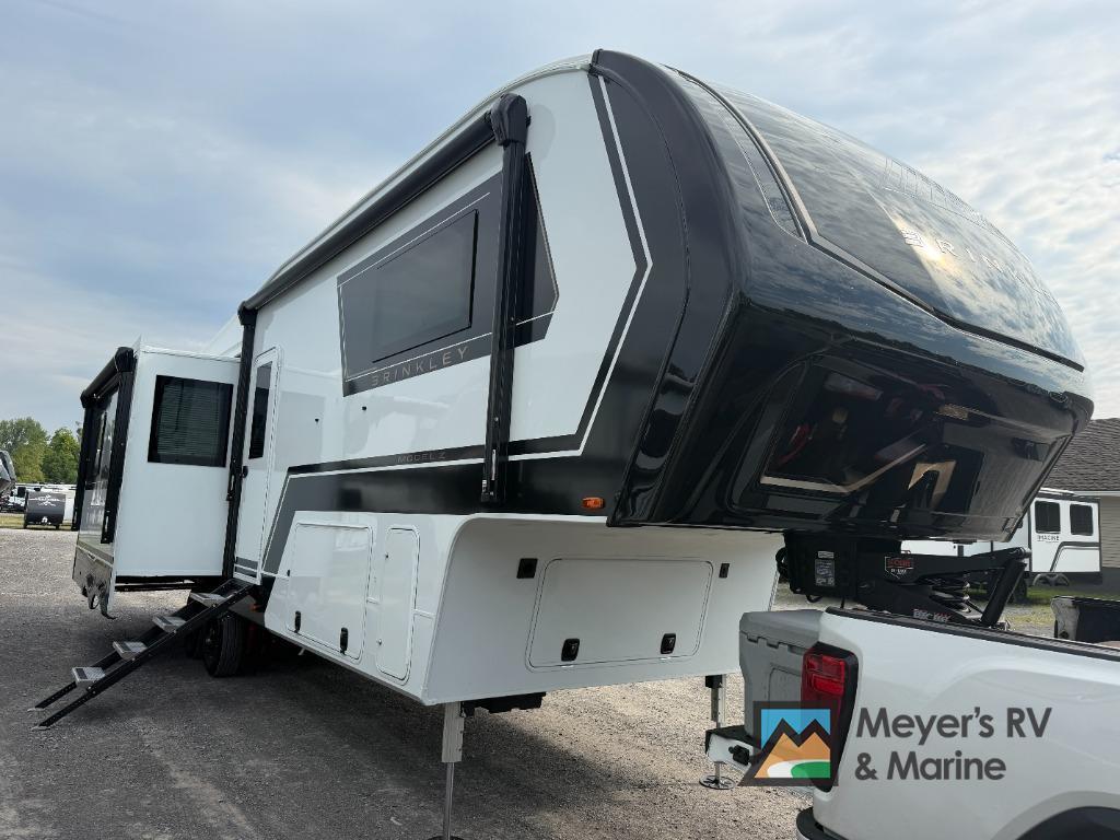 2027 Brinkley Model Z 3100 in cicero NY