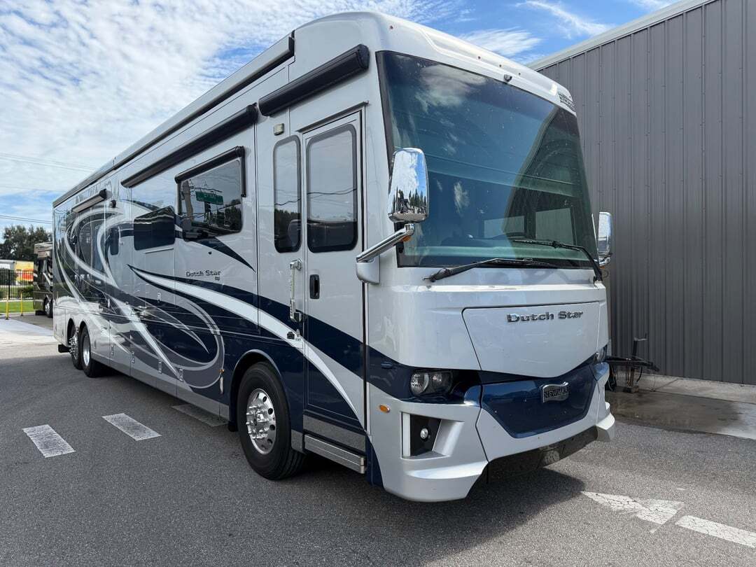 2022 Newmar Dutch Star 4369 RV