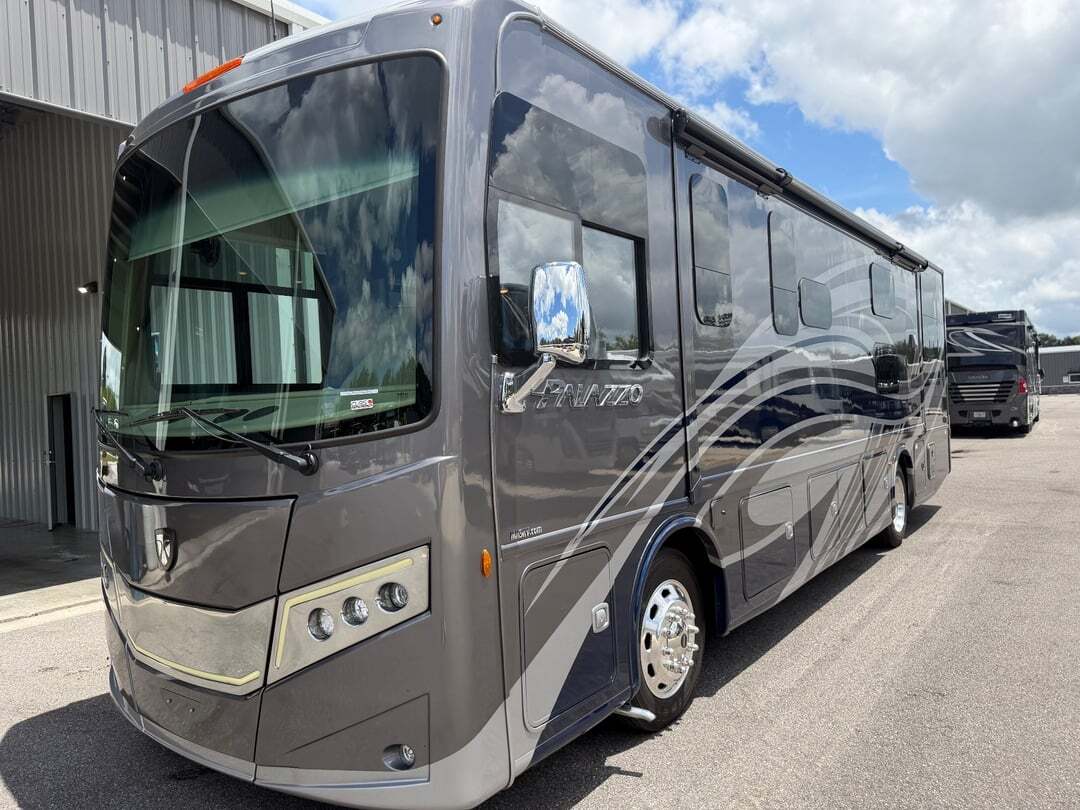 2022 Thor Motor Coach Palazzo 33.5 in seffner FL