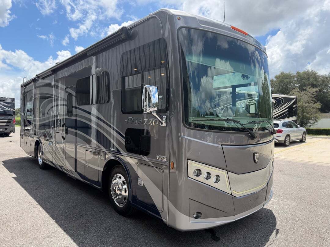 2022 Thor Motor Coach Palazzo 33.5 in seffner FL