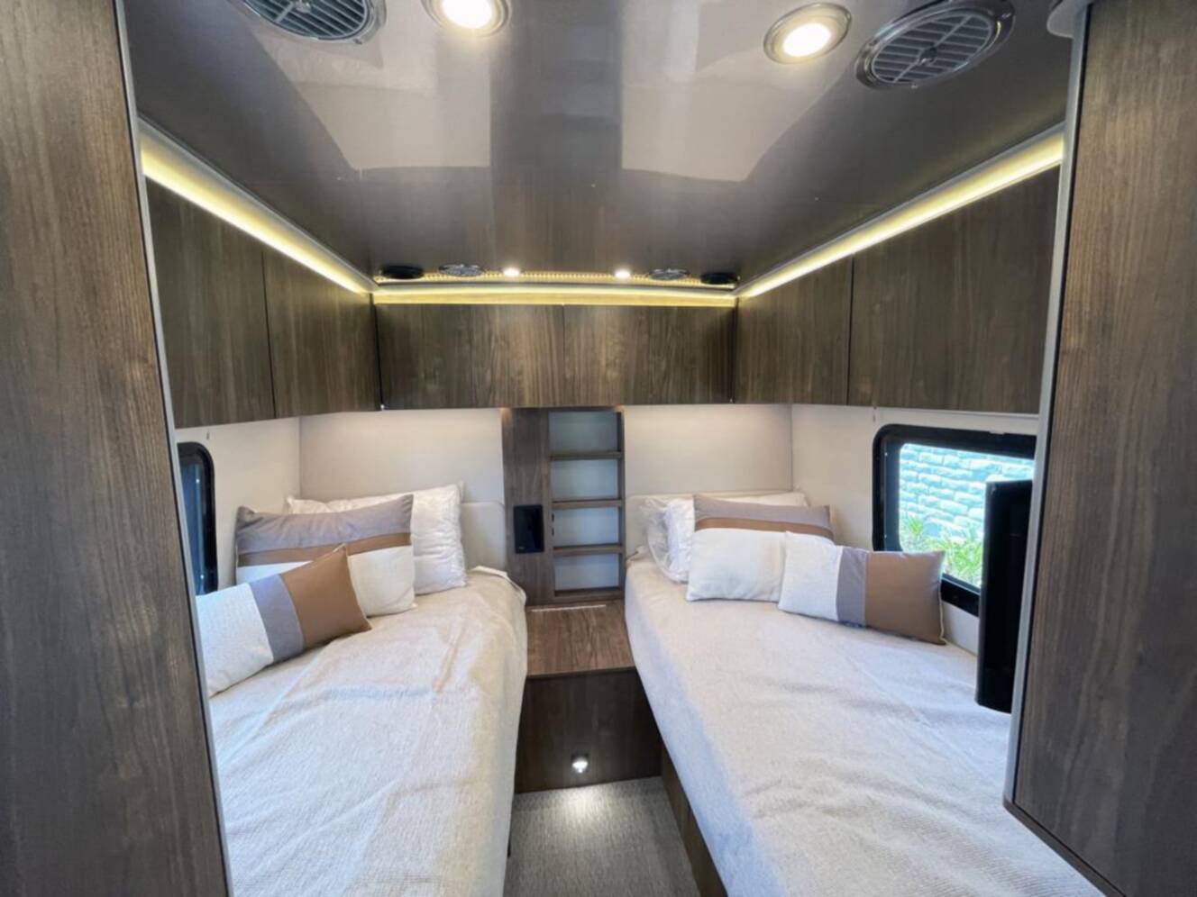 A photo of this 2027 Airstream Atlas 25RT