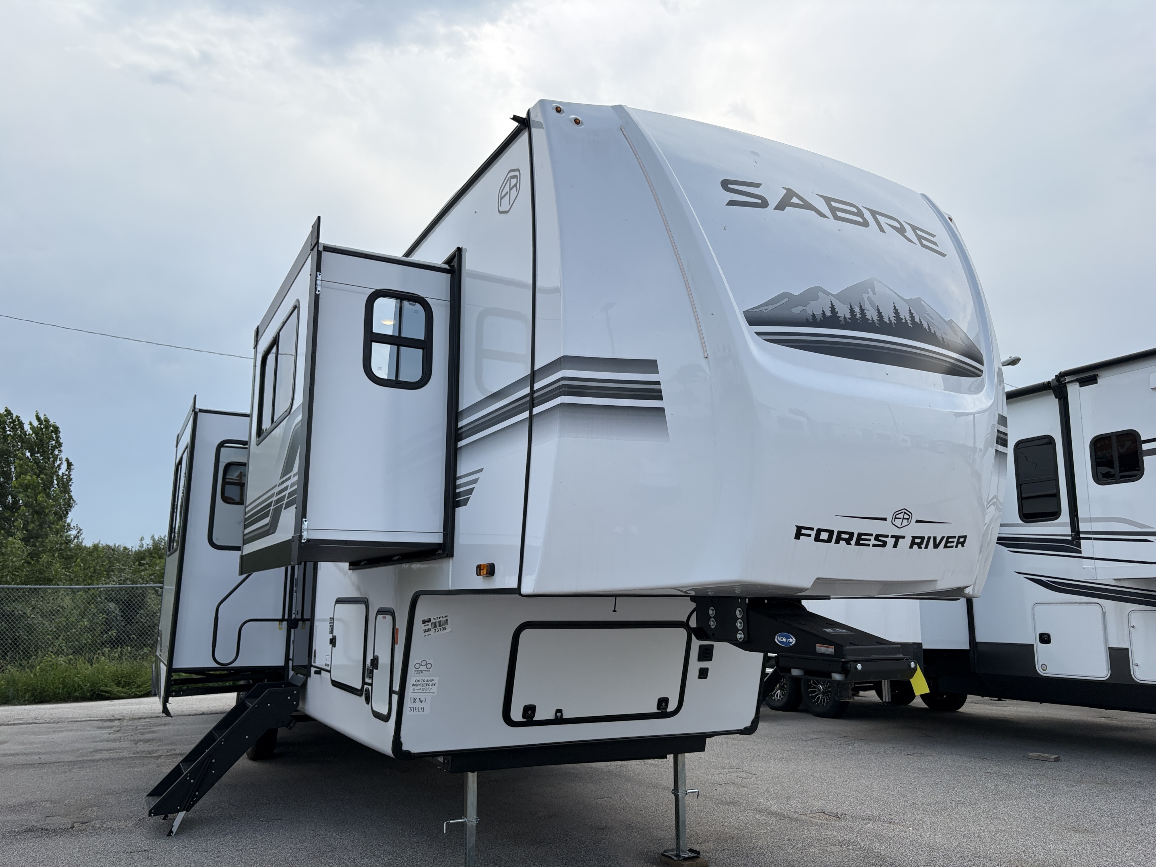 2027 Forest River Sabre 37FLH RV