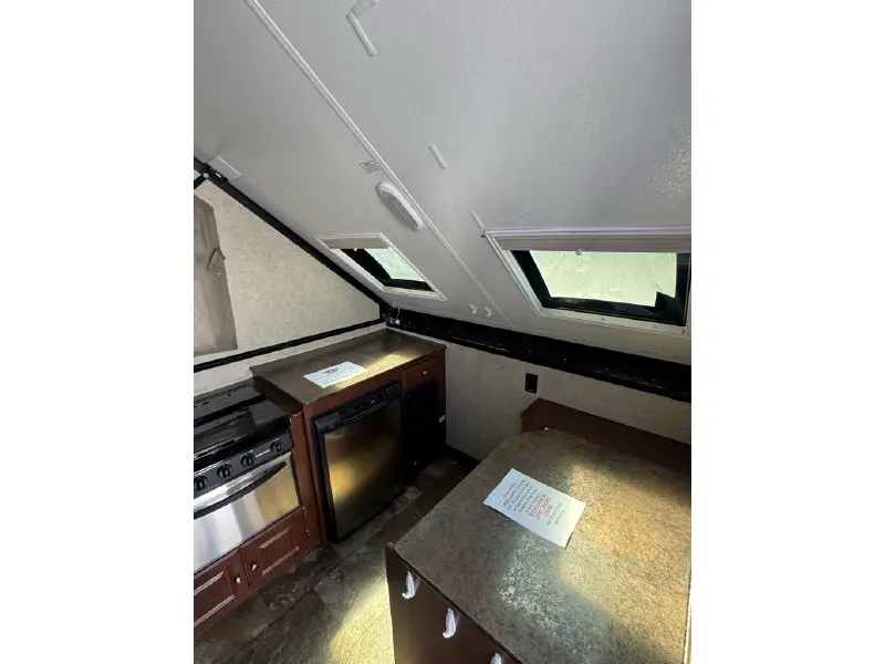 2015 FOREST RIVER ROCKWOOD A194HW