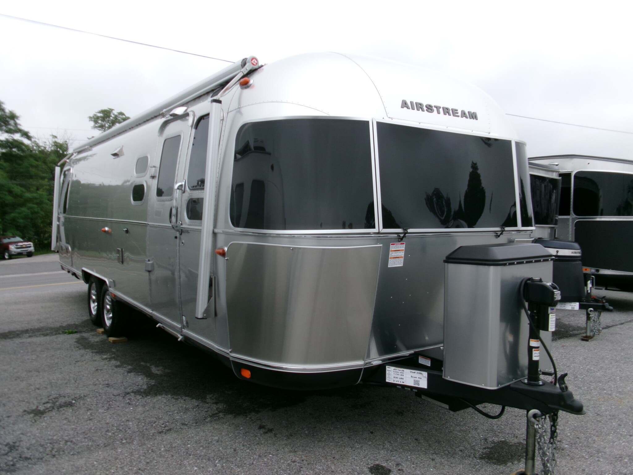 2024 Airstream Classic 30RBT in duncansville PA
