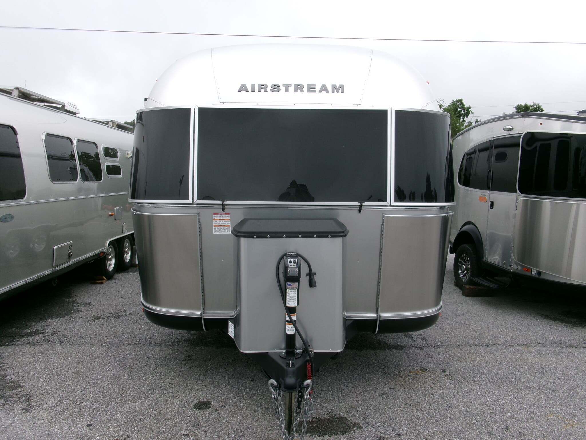 2024 Airstream Classic 30RBT in duncansville PA