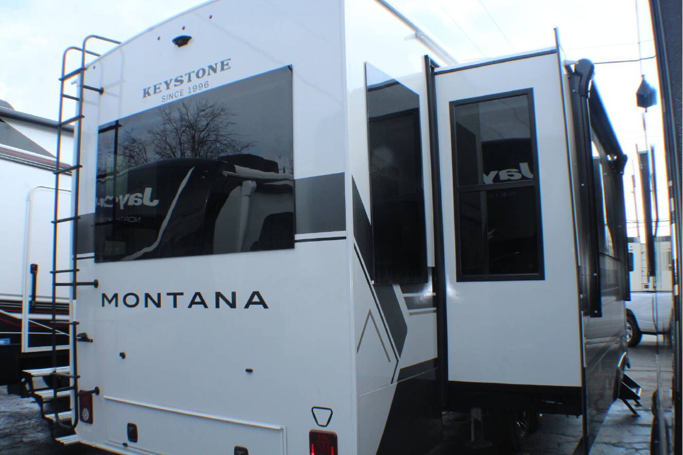 A photo of this 2026 Keystone Montana 3100RL
