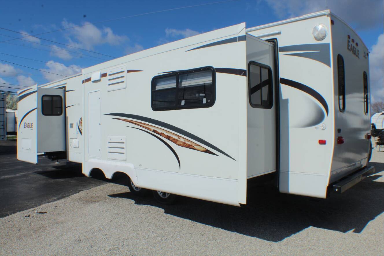 A photo of this 2012 Jayco Eagle 330RLTS