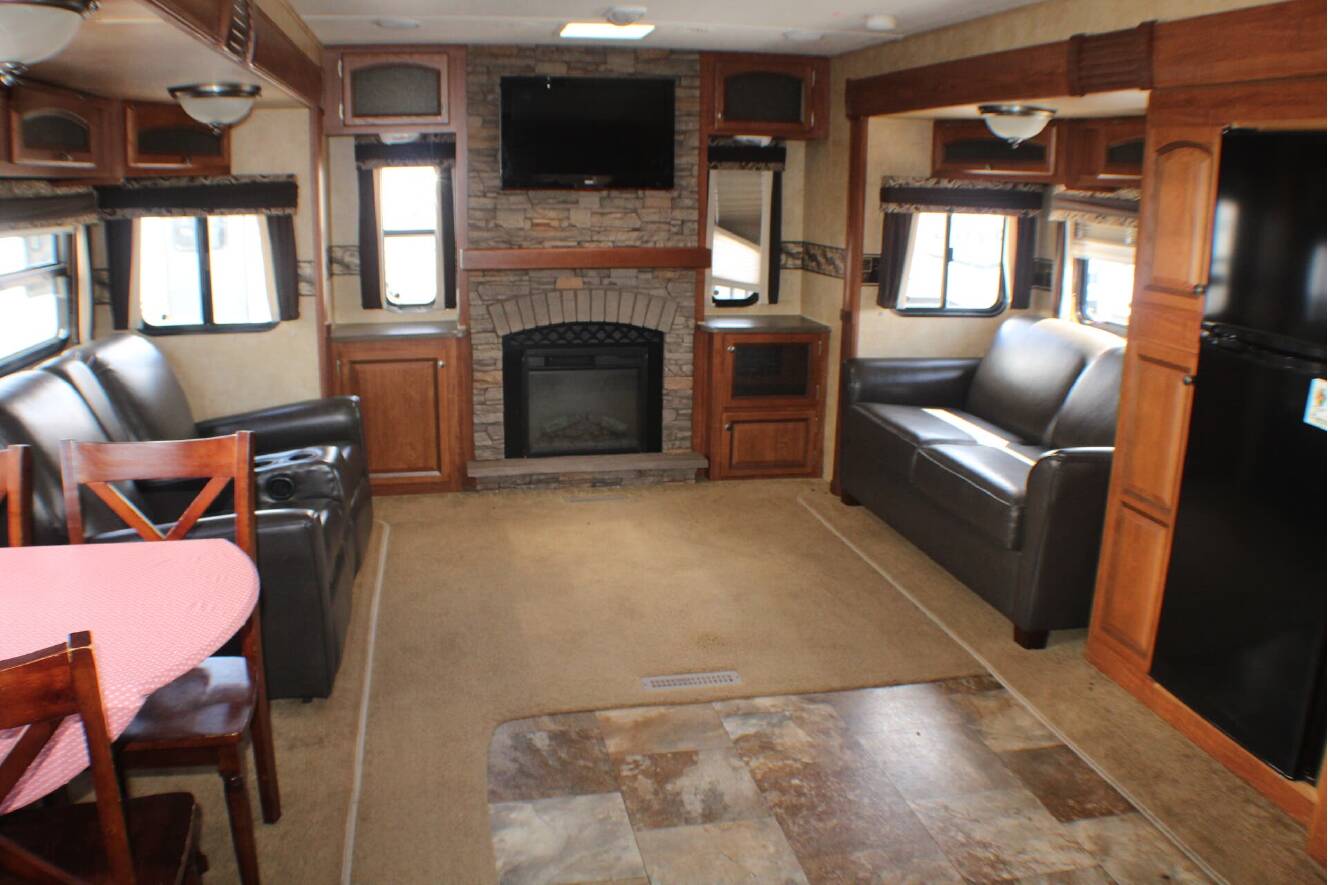 A photo of this 2012 Jayco Eagle 330RLTS