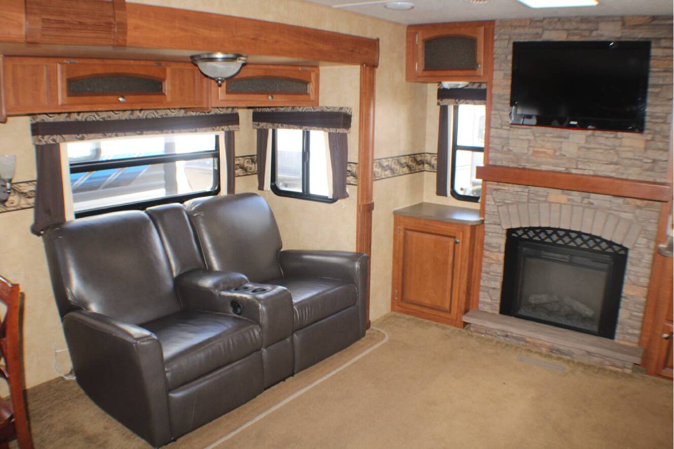 A photo of this 2012 Jayco Eagle 330RLTS