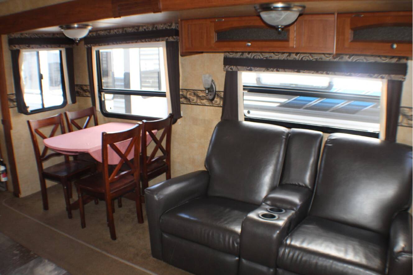 A photo of this 2012 Jayco Eagle 330RLTS