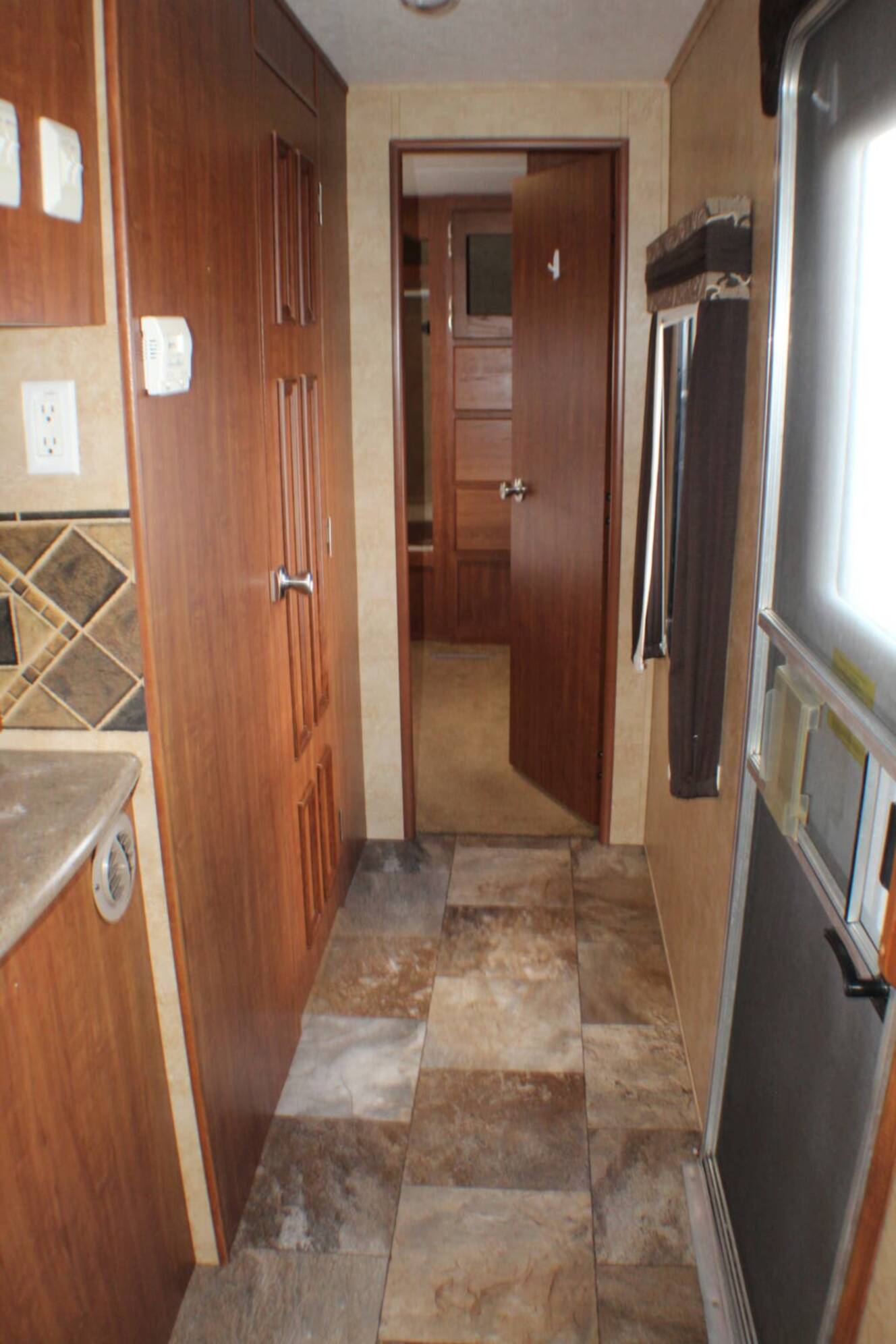 A photo of this 2012 Jayco Eagle 330RLTS