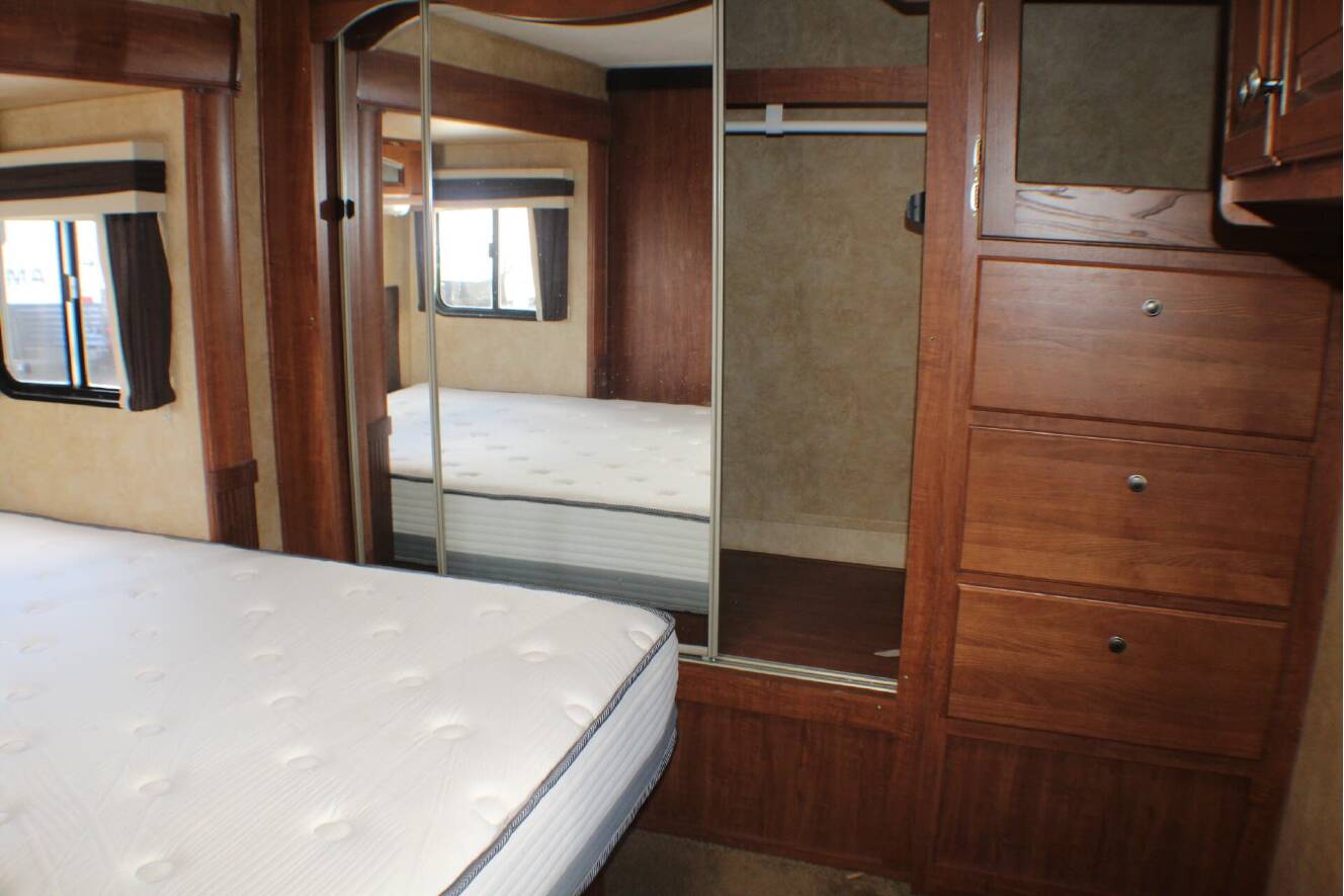 A photo of this 2012 Jayco Eagle 330RLTS