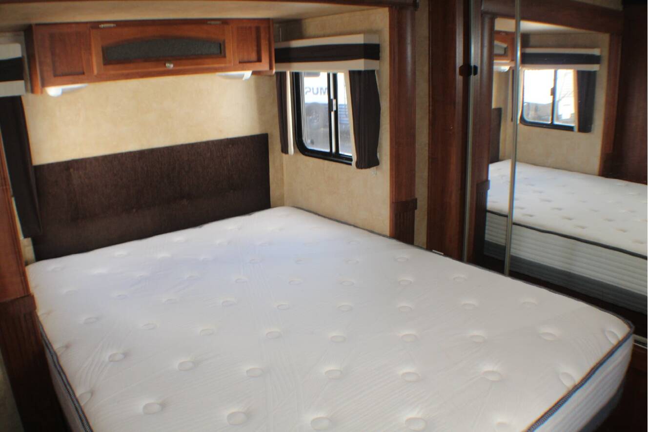 A photo of this 2012 Jayco Eagle 330RLTS