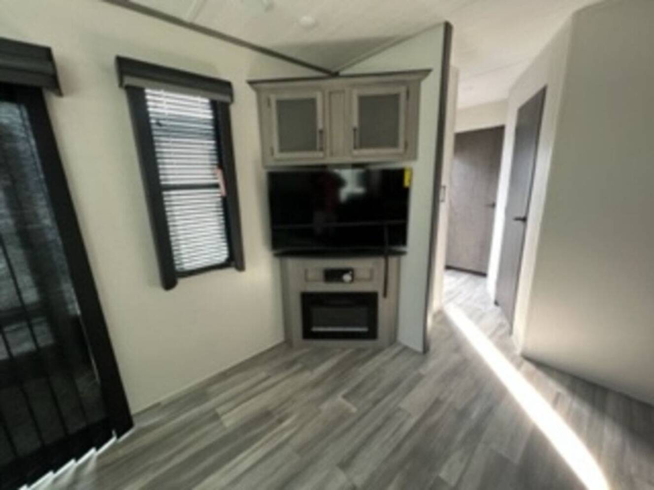 A photo of this 2024 Keystone Residence 401FKSS