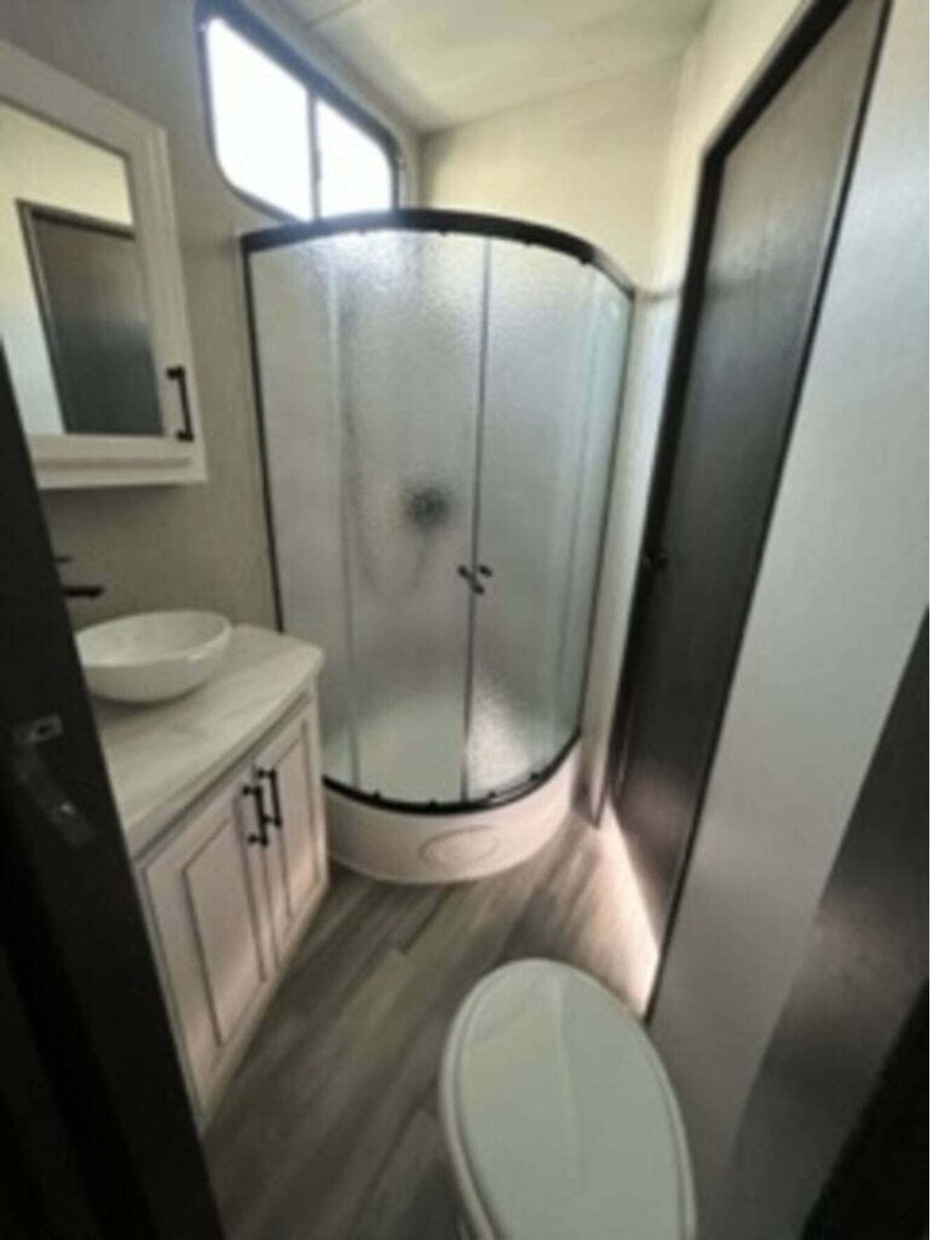 A photo of this 2024 Keystone Residence 401FKSS