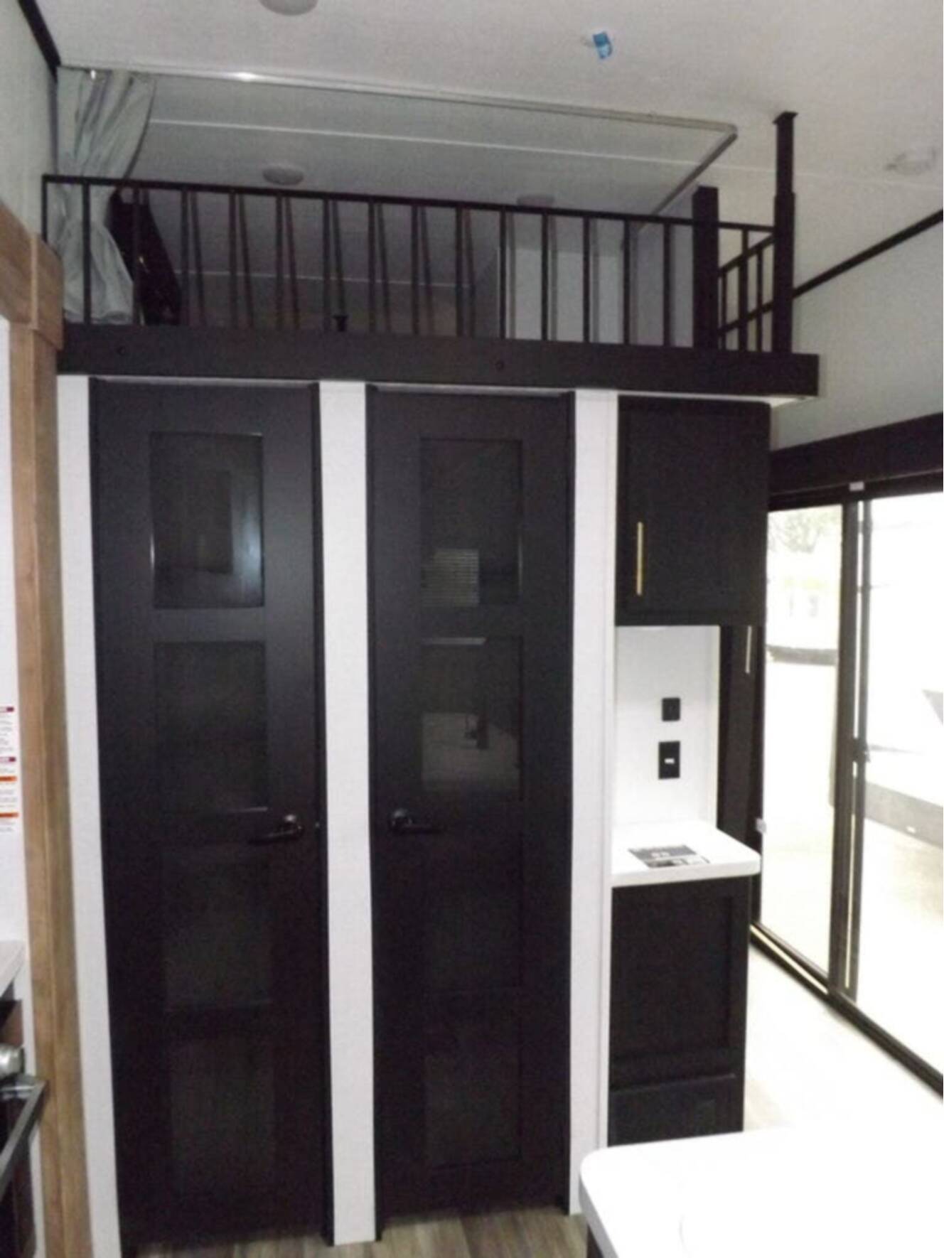 A photo of this 2023 Keystone Residence 40FLFT