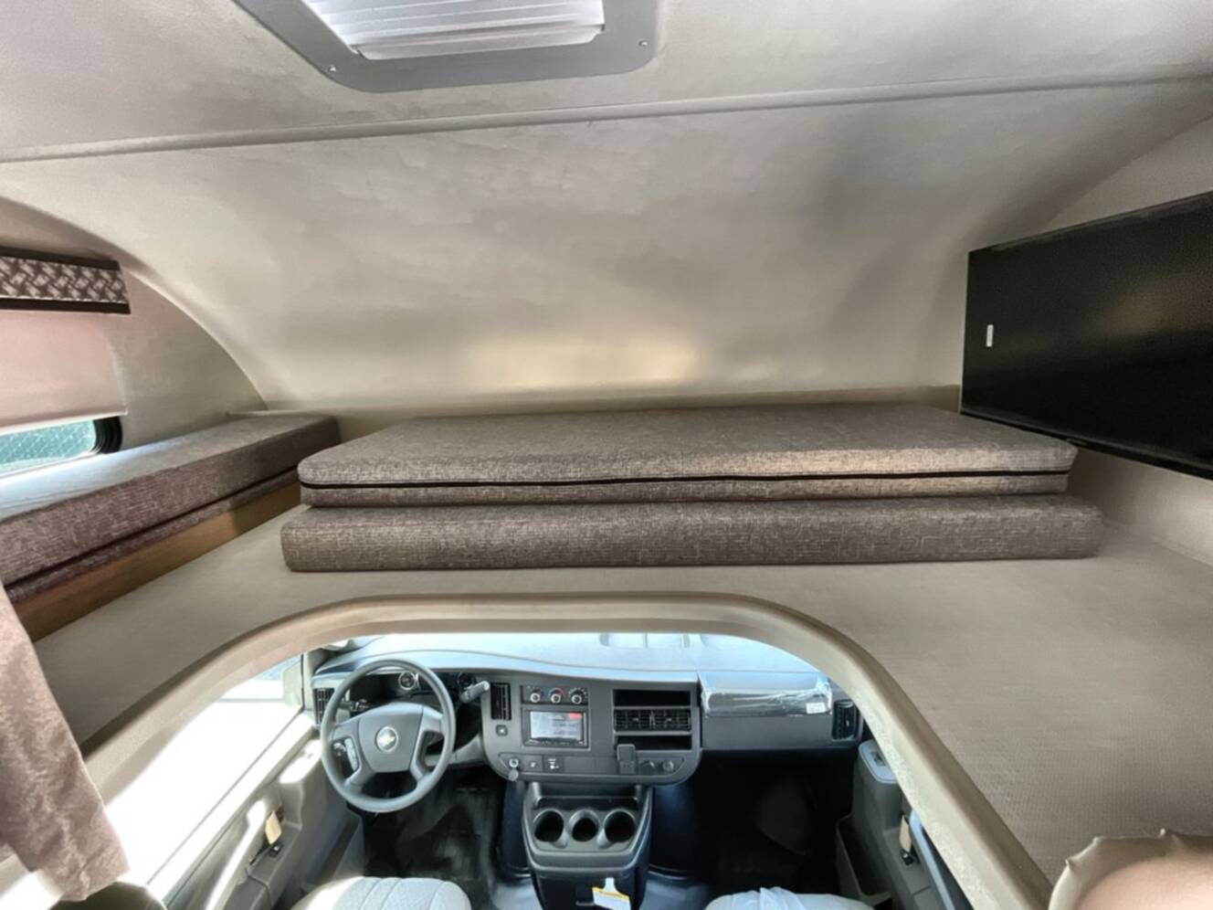 A photo of this 2027 Thor Motor Coach Geneva 21VT Chevy
