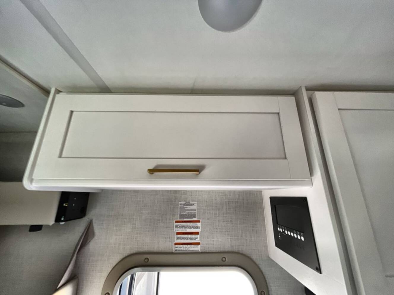 A photo of this 2027 Thor Motor Coach Geneva 21VT Chevy