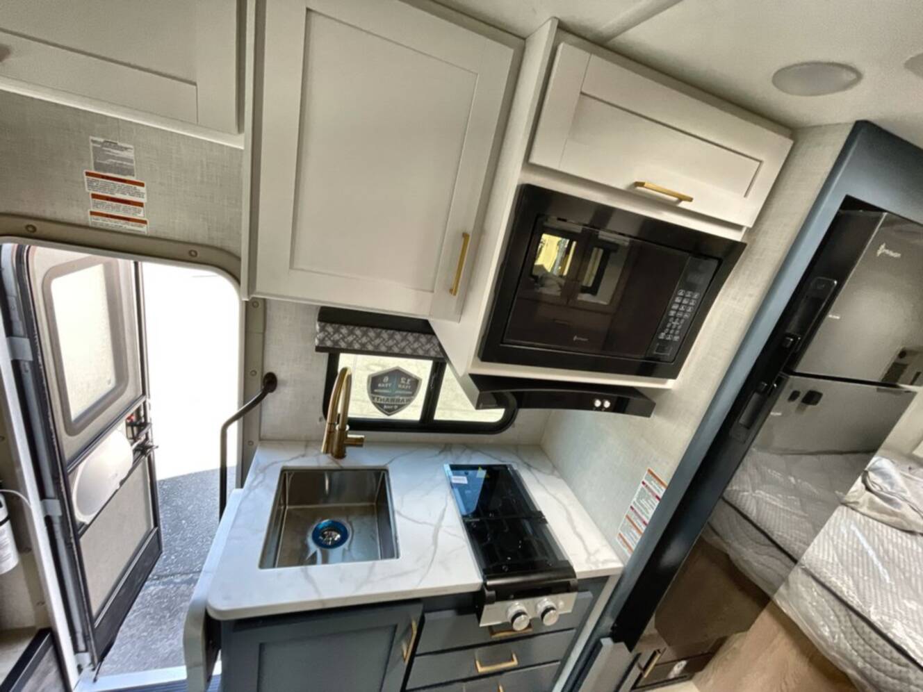 A photo of this 2027 Thor Motor Coach Geneva 21VT Chevy